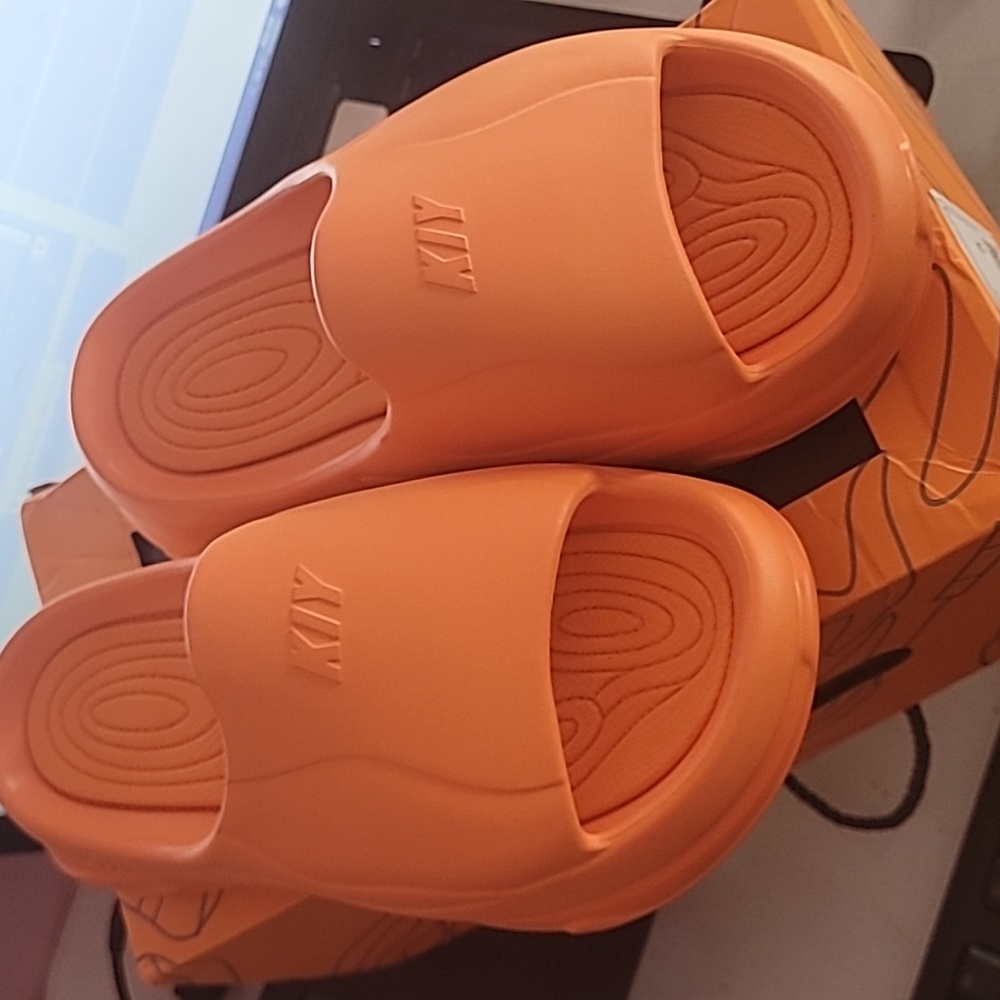 Kool kiy orange slides
